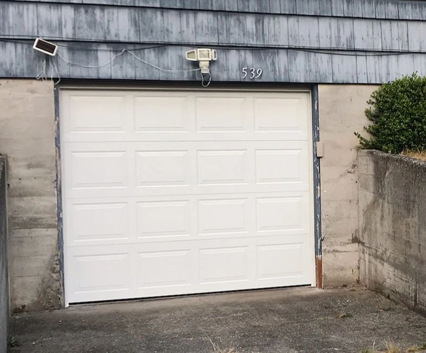 Peninsula Garage Door